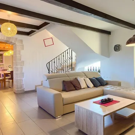 Jona 펜션 포레치